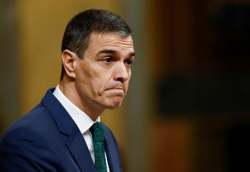 Spain's PM floats rolling over budget again due to lack of votes