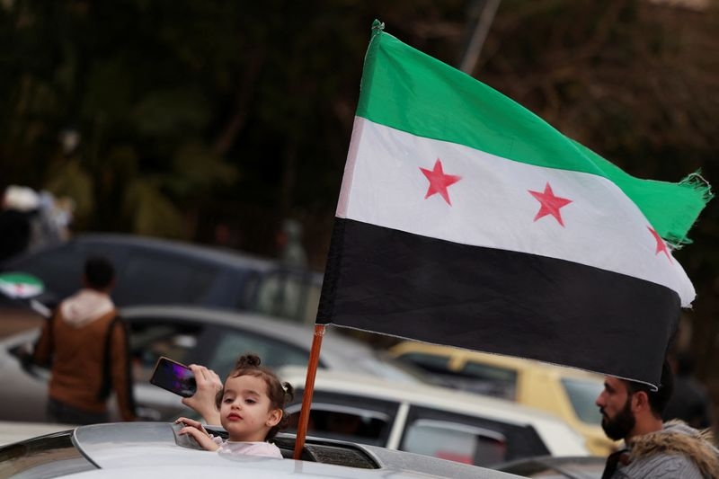 Syrian groups must disarm to take part in national dialogue, official says