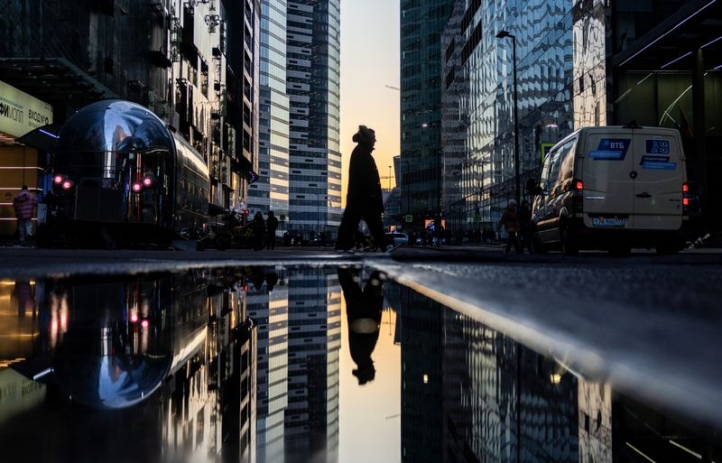 Russian services sector sees fastest growth since January in May, PMI shows