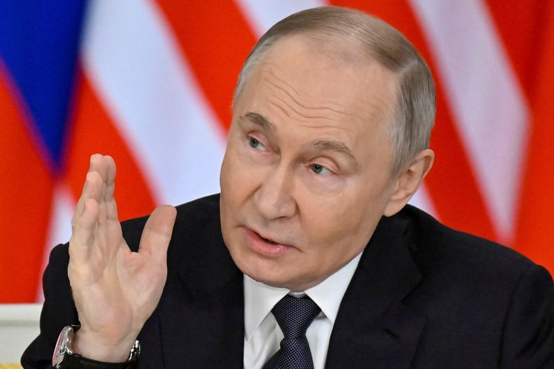 Russian nationalists press Putin to fight on in Ukraine