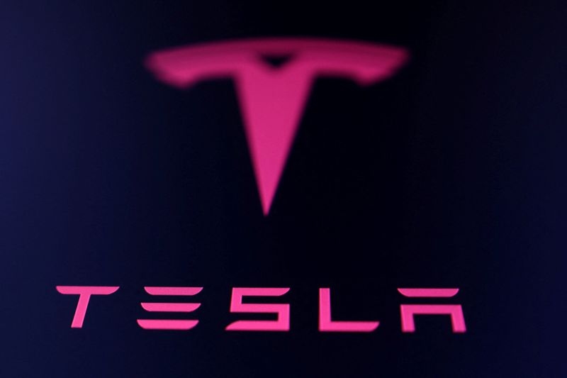 Tesla starts ride-hailing in San Francisco, no reference to self-driving