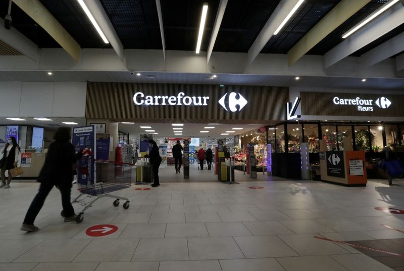 Carrefour shares fall as retailer's 2025 outlook disappoints