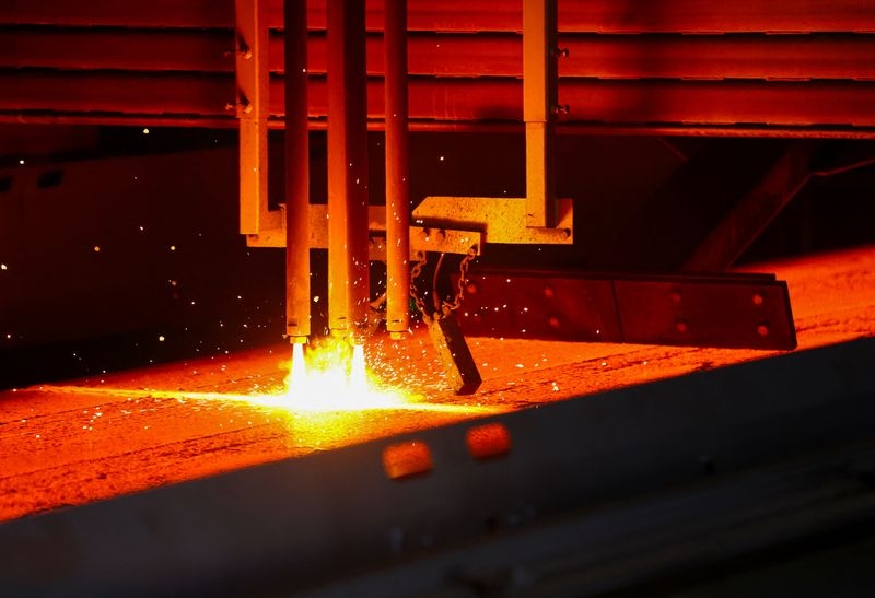 Thyssenkrupp steel, workers agree on site closures, less working hours in revamp