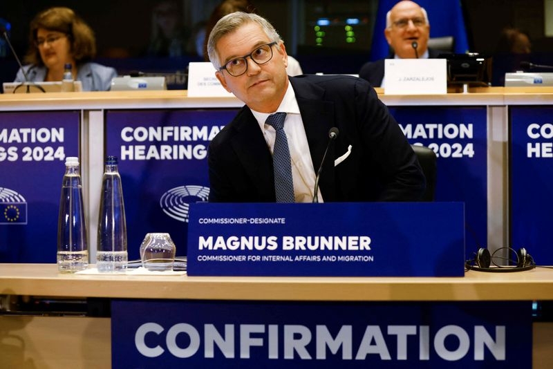 EU proposal would send rejected migrants to centres outside the bloc for deportation