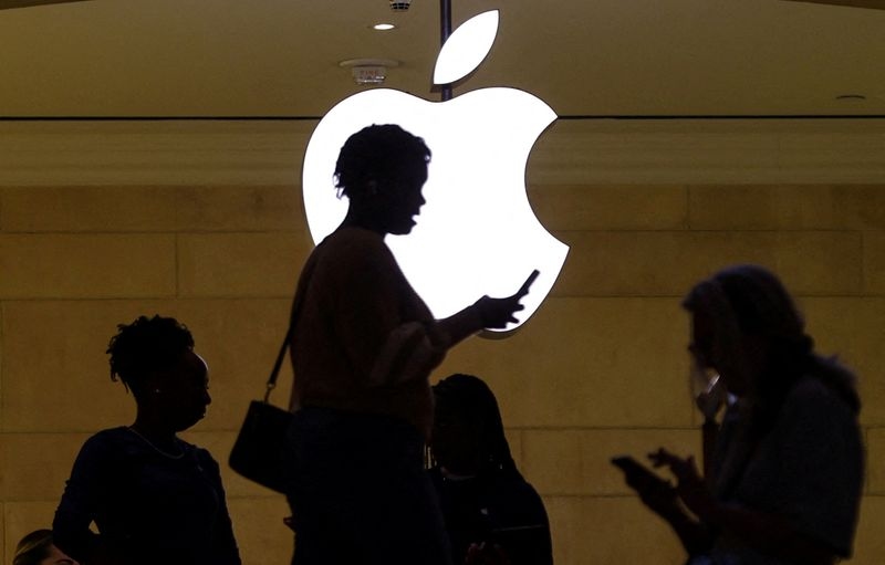 Apple commits additional $100 billion to US investments