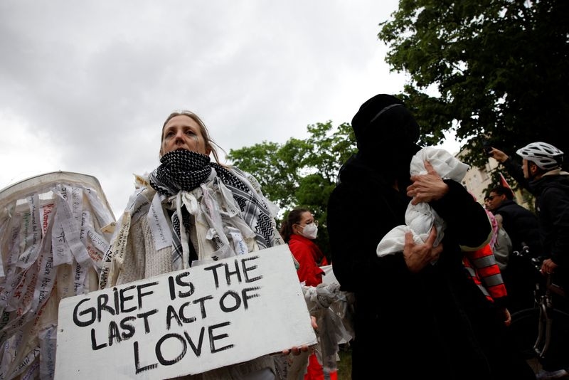 Palestinians mark Nakba day as fears of displacement grow