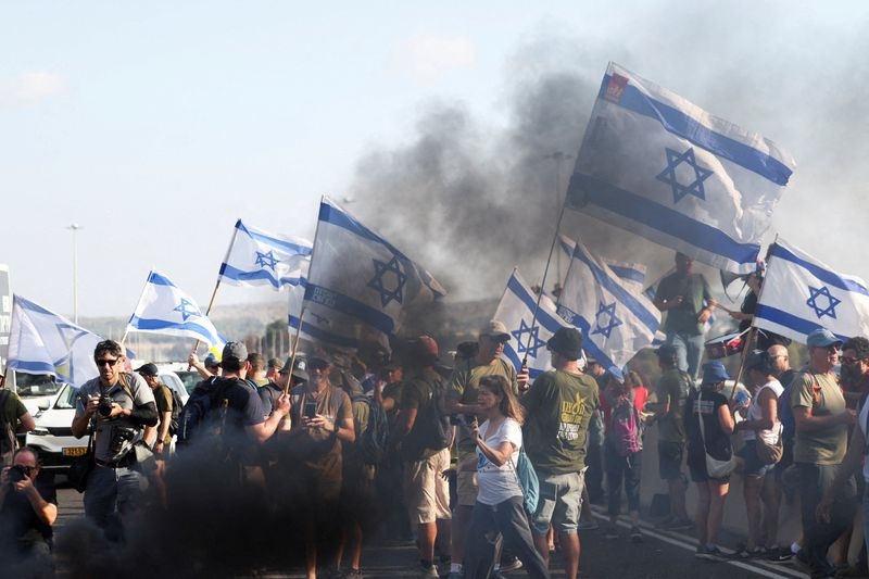 Israelis stage nationwide protests to demand end to Gaza war and release of hostages