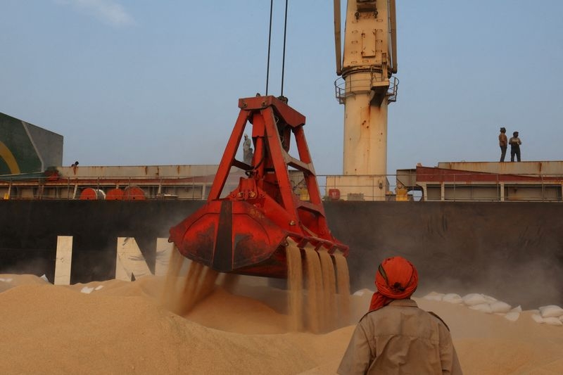 India's soybean acreage to shrink as farmers favour corn, sugar cane