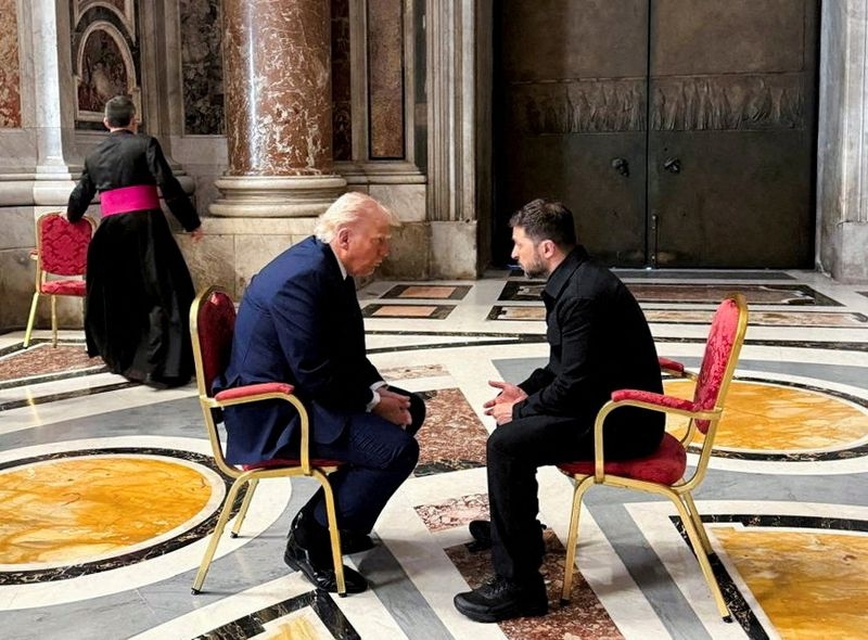 Analysis-NATO's dilemma: how Zelenskiy can attend summit without provoking Trump