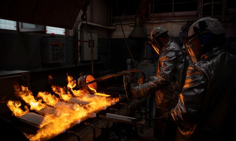 Gold firms as markets grapple with US tariff uncertainty