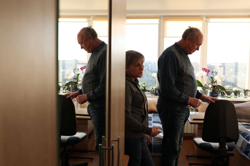 Many Ukrainians baulk at conceding land to Russia, entangling nascent peace process