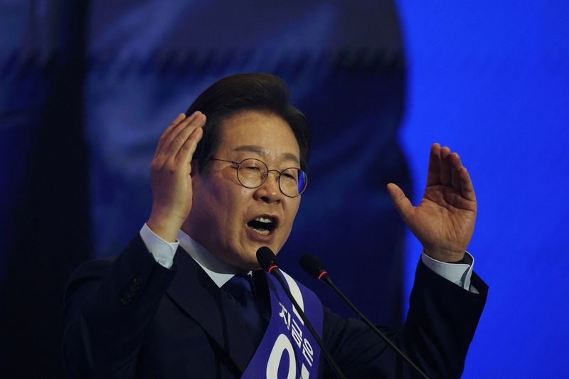 Analysis-South Korea's new leader to seek more time for US trade talks