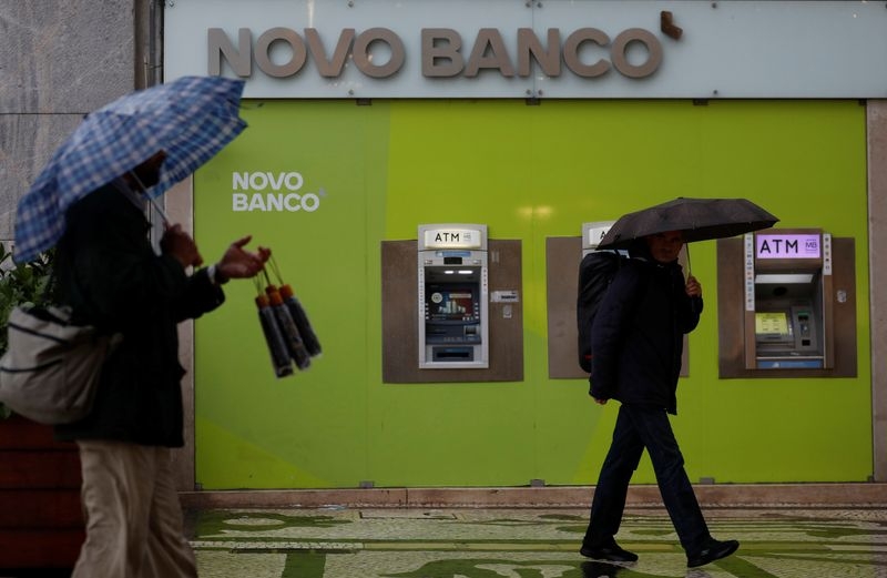 Novo Banco's shareholders change bylaws for possible IPO, sources say