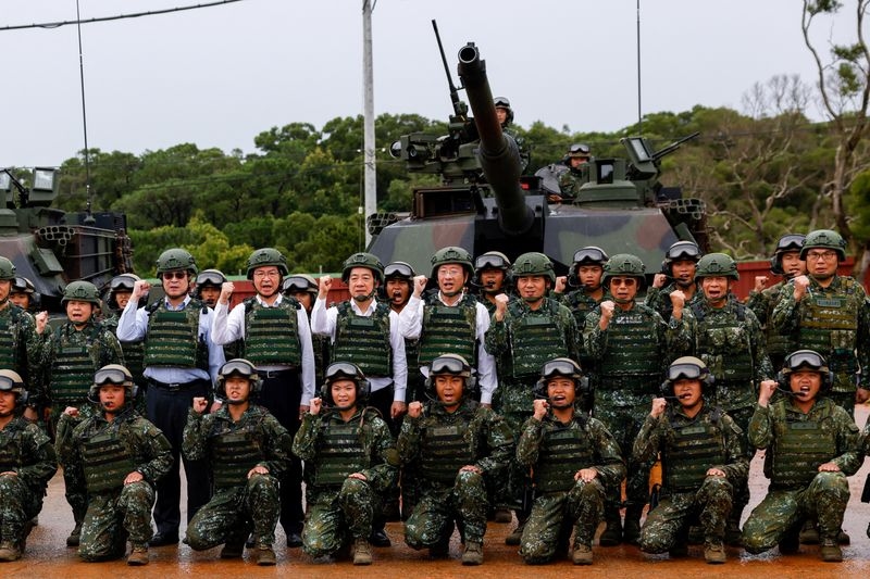 Taiwan shows off new US tanks amid annual war games