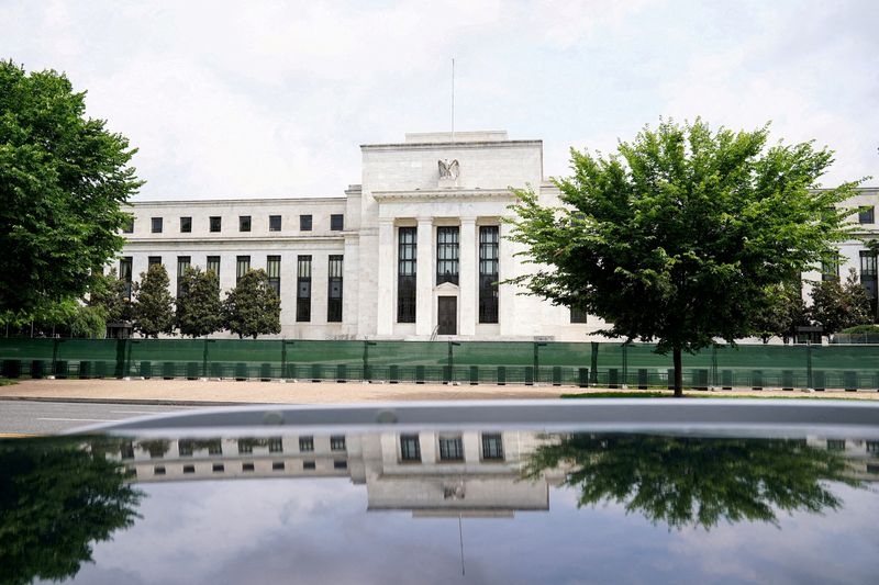 US equity funds see weekly outflows on tariff worries, inflation pressure