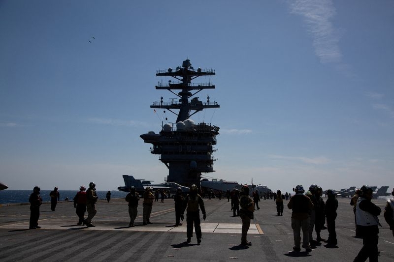 US aircraft carrier heads west from S.China Sea amid Middle East tensions