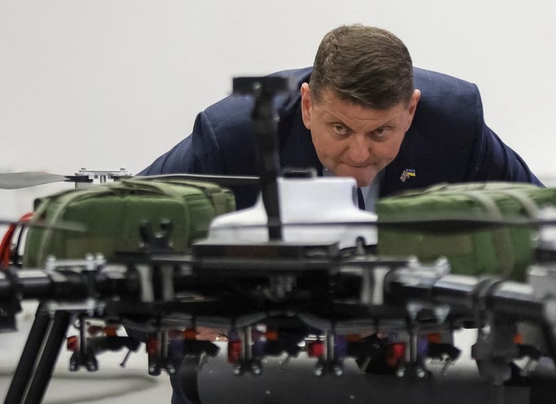 Former Ukrainian commander says Ukraine cannot restore post-Soviet borders, media report says