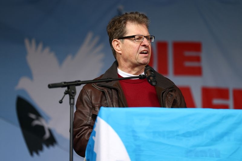 German legislator's concealed meeting with Putin confidants sparks security concerns