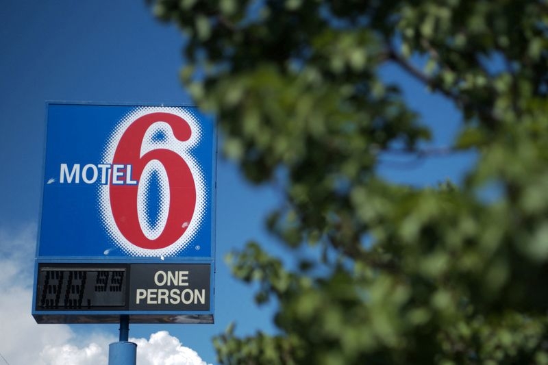 Longtime Motel 6 spokesman Tom Bodett sues chain over using his name, voice