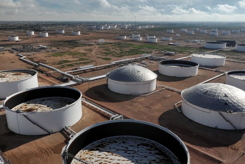 Oil set for weekly loss on fading Mideast supply risks