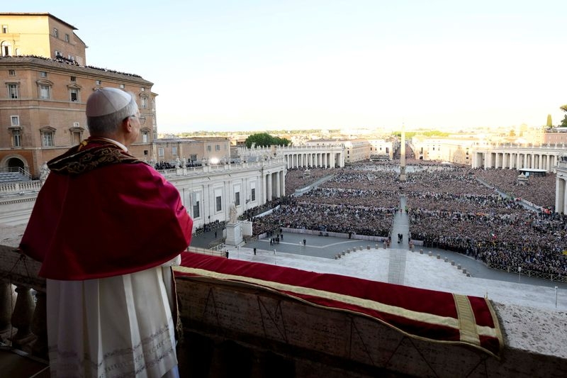 Pope who? Election of first US pontiff stuns St. Peter's crowd