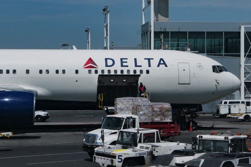 Delta warns new tariffs could force it to stop buying foreign-made airplanes
