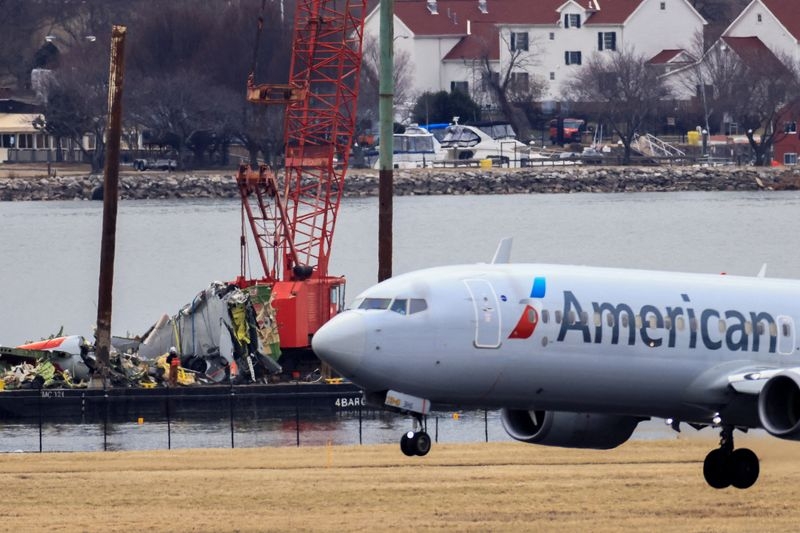 Factbox-The world's worst air crashes in recent years