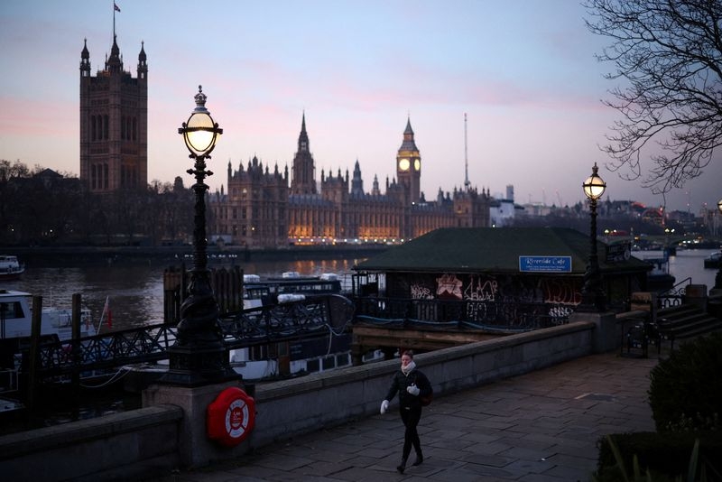 UK needs tough action on government budget policy, OECD warns