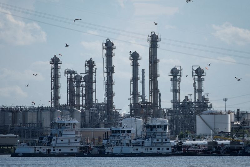 US ethane curbs will make contracting to China harder, Energy Transfer says
