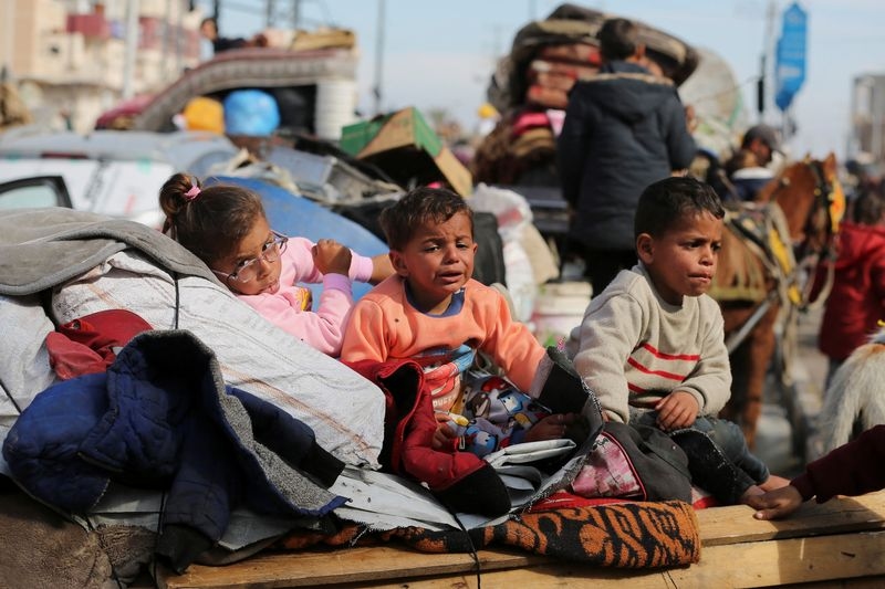 Thousands wait to return to northern Gaza, Trump urges Jordan, Egypt to take Palestinians