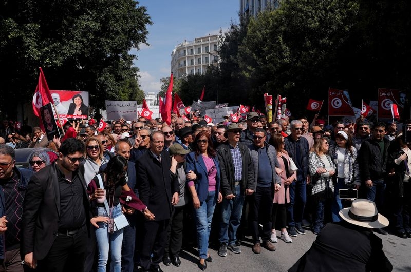 Human Rights Watch says arbitrary detention used to crush dissent in Tunisia