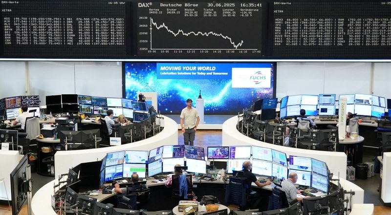 Morning Bid: Markets sit tight for trade progress