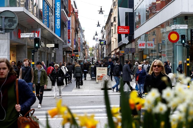 Consumer confidence rises in May, NIER data shows