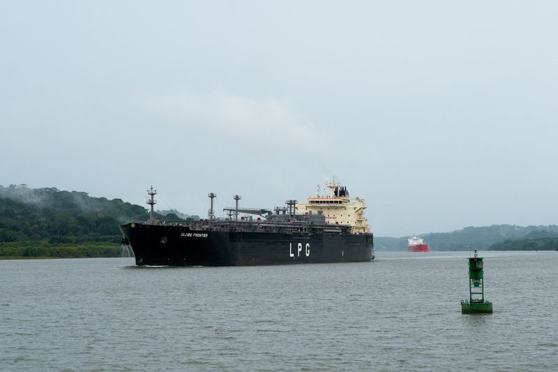 Panama removes over 650 ships from registry amid sanctions, stricter rules