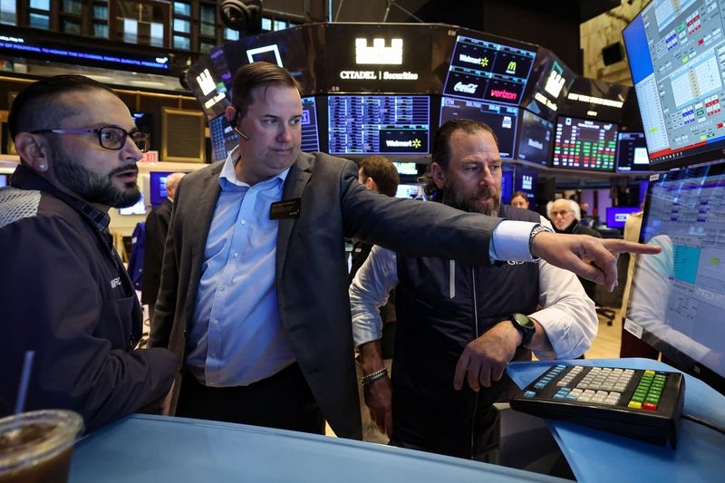 Wall St Week Ahead: Retailers set to give tariff view as US stock market roars back