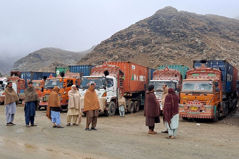 Pakistan, Afghanistan open main border crossing, closed for nearly a month