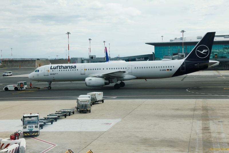 Exclusive-Lufthansa abandons process to buy stake in Spain's Air Europa