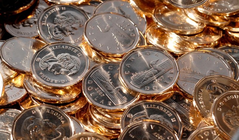 Canadian dollar notches biggest gain in one month as greenback slides