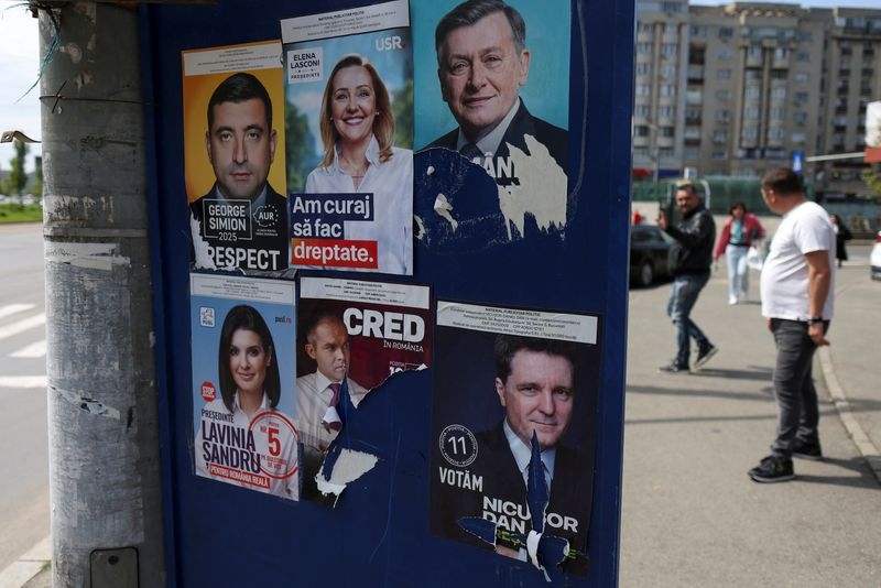 Romanian centrist presidency candidate wants to spend more on defence, keep backing Ukraine