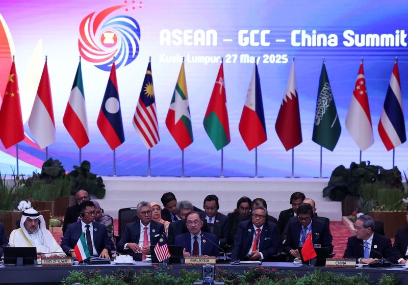 ASEAN unveils strategic plan to integrate its economies