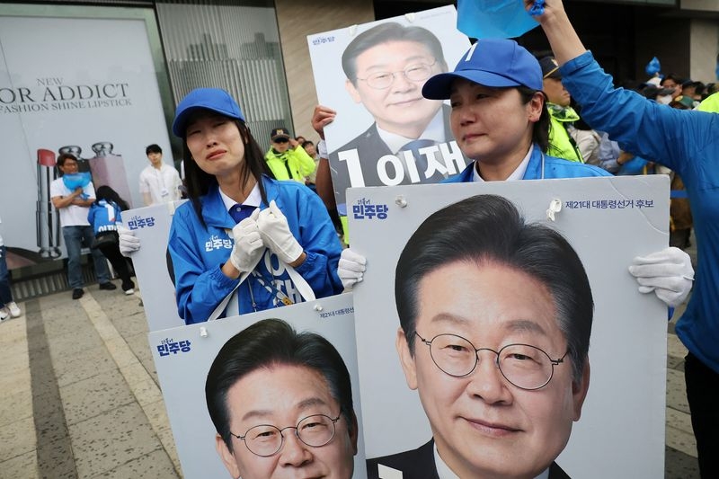 South Korea presidential hopefuls make final pitch to voters ahead of election