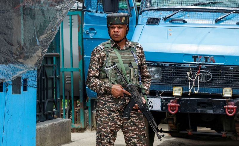 Pakistan tests missile amid India standoff, Moody's warns of economic cost