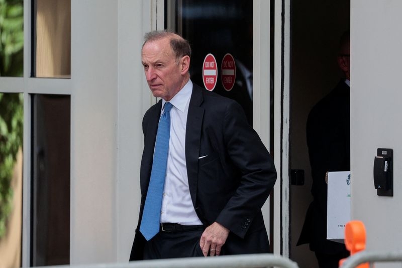 Top Washington lawyer creates new firm to defend officials targeted by Trump