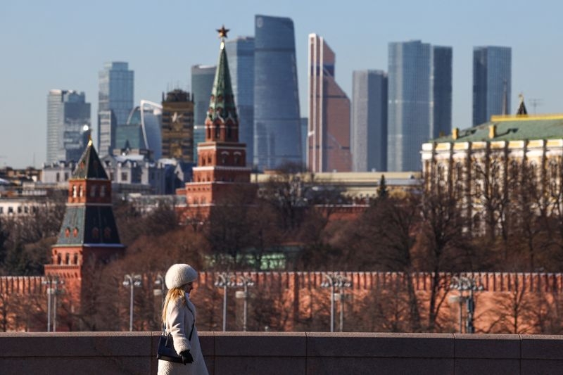 Russian economy slows sharply, with more turmoil on horizon