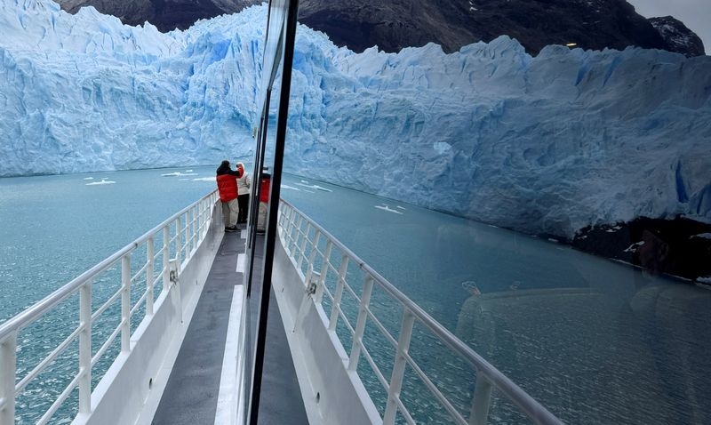 Huge ice falls at Argentina's Perito Moreno glacier stir awe and concern