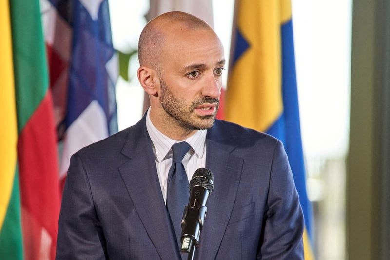 France expels Algerian officials in tit-for-tat measure, minister says ties 'totally blocked'