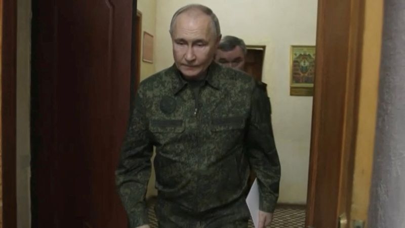 Putin orders army to eject last Ukrainian troops from Russian territory