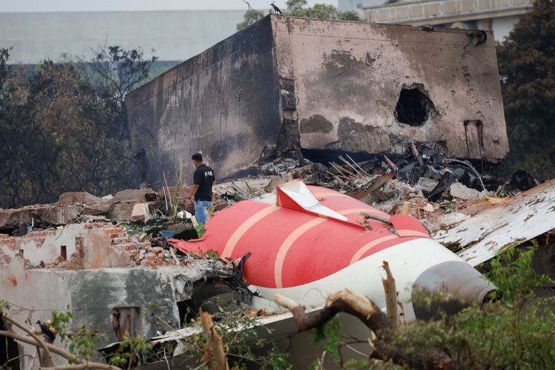 Air India, government probing engine thrust, flaps, landing gear after crash, source says