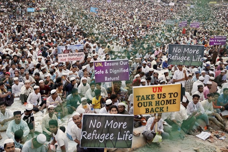 Extreme desperation may have led to 400 Rohingya refugees dying at sea, UN agency says
