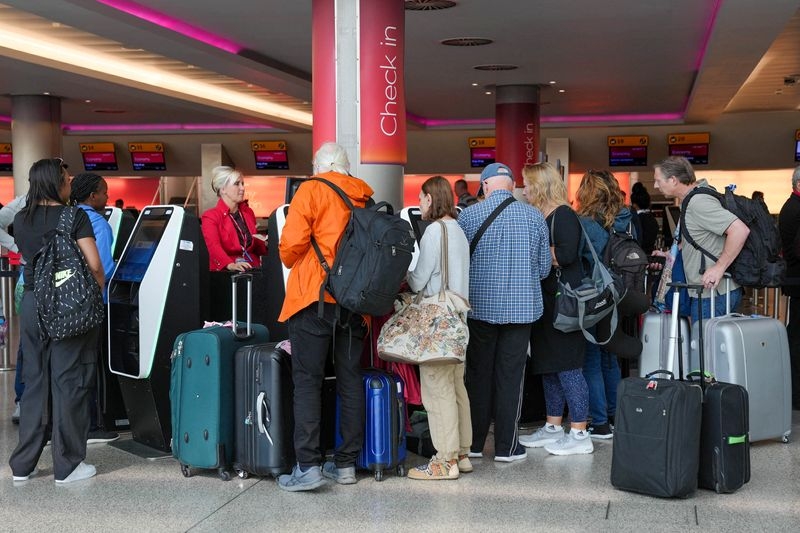 UK warns British travellers to Israel: Situation could escalate quickly